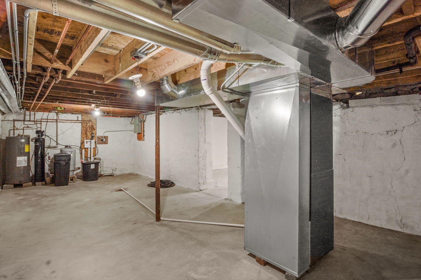 2402 North 41st Road Sheridan, IL 60551 - Photo 23 of 30 a view of a room with gym equipment