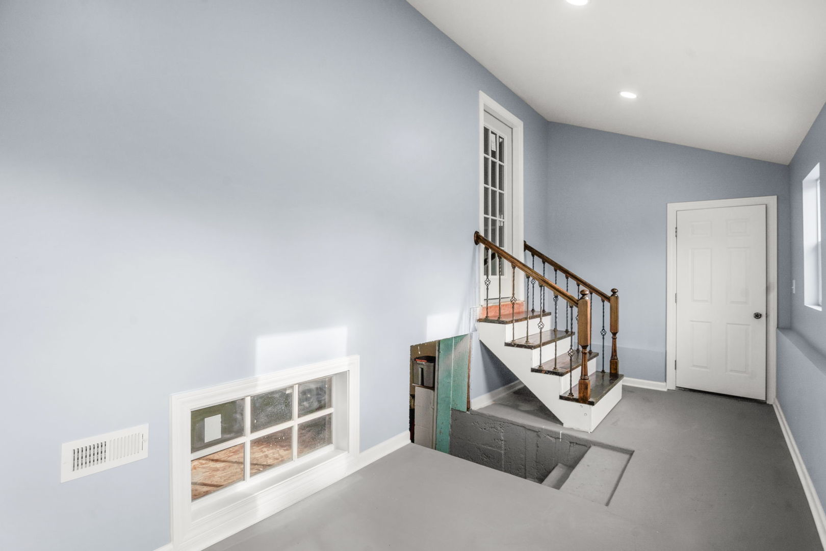 2402 North 41st Road Sheridan, IL 60551 - Photo 24 of 30 a view of an entryway with stairs