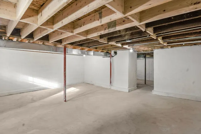 $399,900 | 2402 North 41st Road, Sheridan, IL 60551