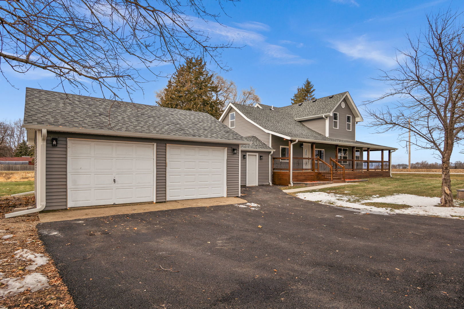 2402 North 41st Road Sheridan, IL 60551 - Photo 4 of 30 a front view of a house with a yard