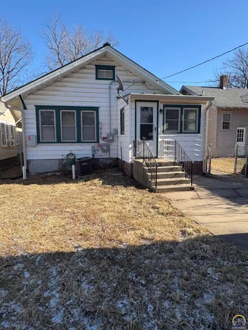 $98,500 | 1211 Southwest Woodward Avenue, Topeka, KS 66604