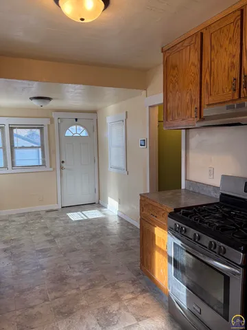 $98,500 | 1211 Southwest Woodward Avenue, Topeka, KS 66604