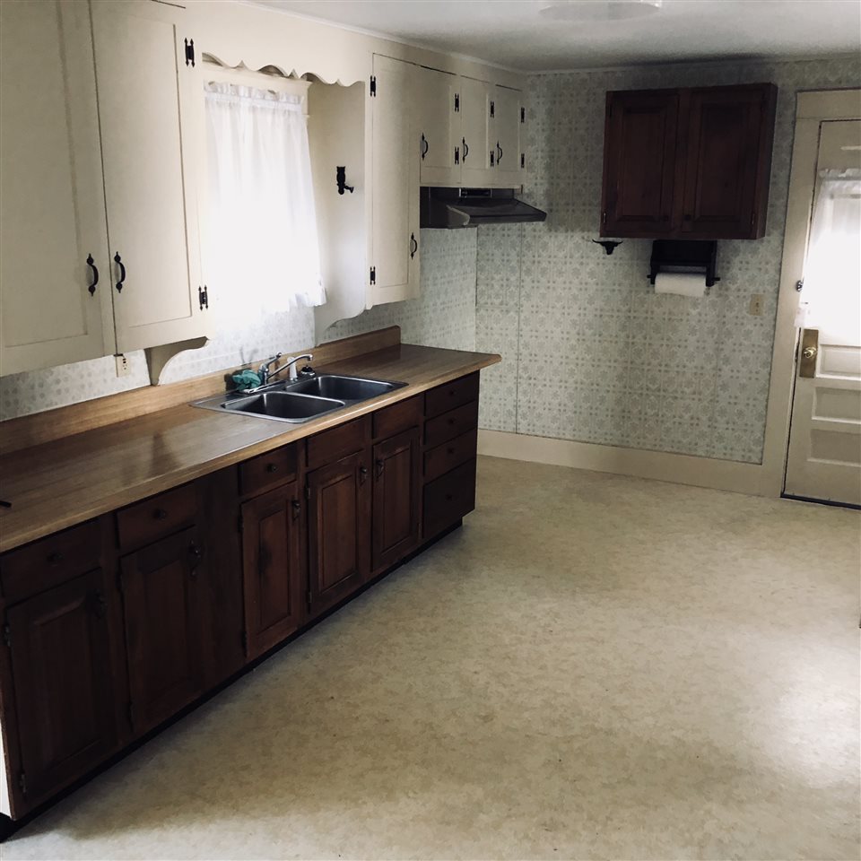 18 Ellis Street Springfield, VT 05156 - Photo 11 of 15