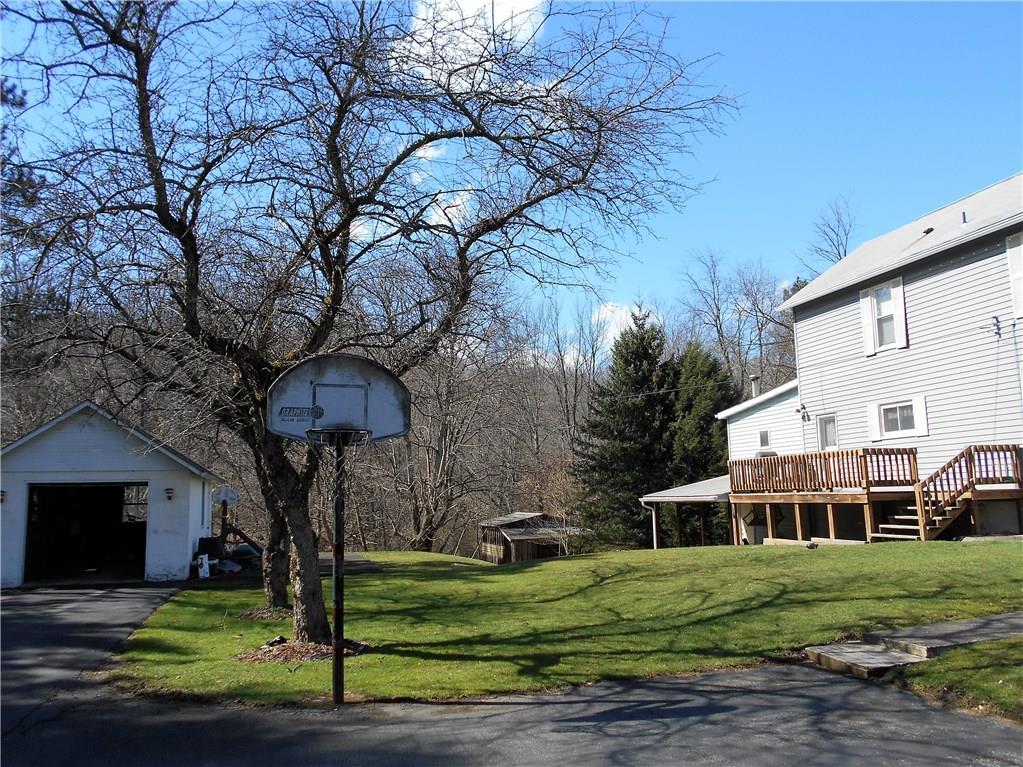 2307 Graceland Road New Castle, PA 16105 - Photo 2 of 11 Gallery Image 2