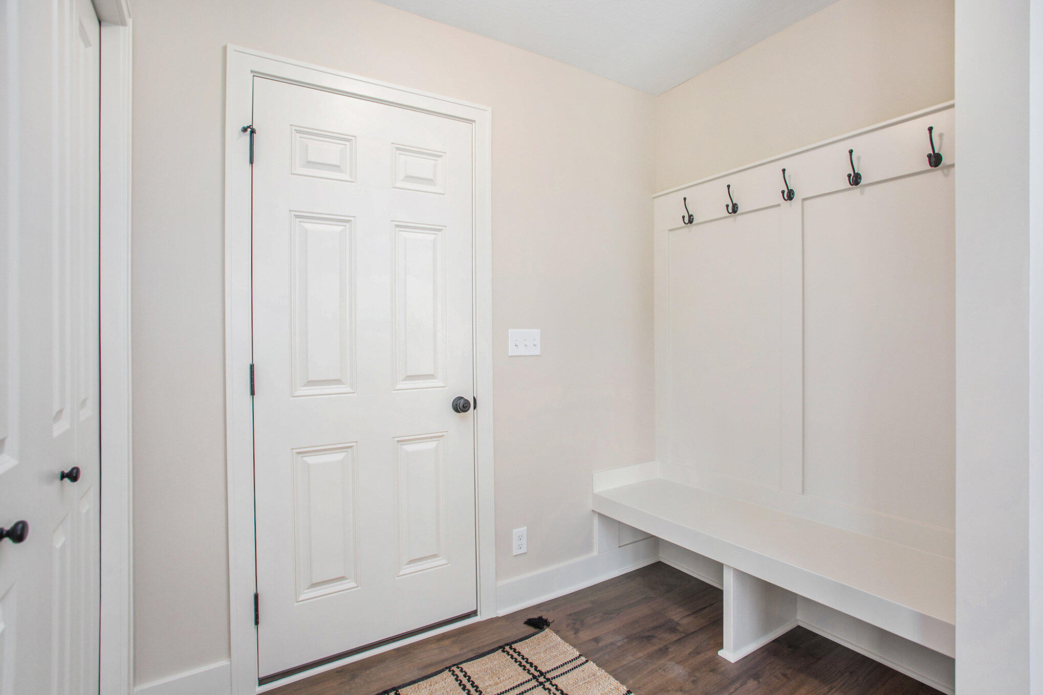 8355 Bauer Rdg Avenue Jenison, MI 49428 - Photo 20 of 25 Family Entrance