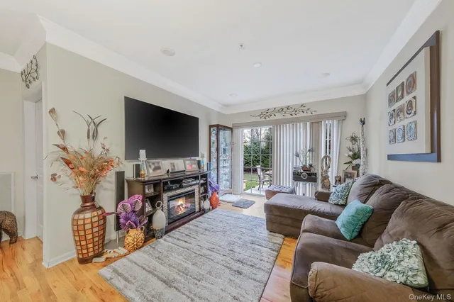 $535,000 | 119 Wildwood Circle, Holtsville, NY 11742