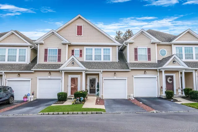 $535,000 | 119 Wildwood Circle, Holtsville, NY 11742