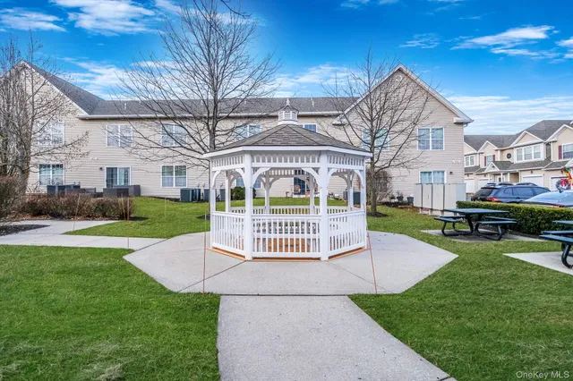 $535,000 | 119 Wildwood Circle, Holtsville, NY 11742