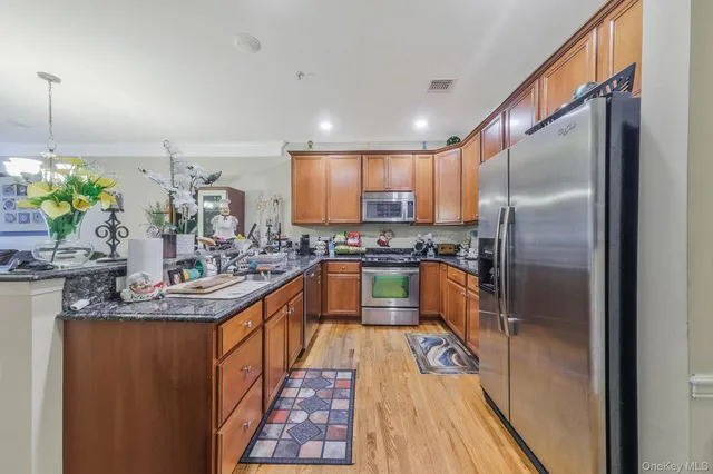 $535,000 | 119 Wildwood Circle, Holtsville, NY 11742