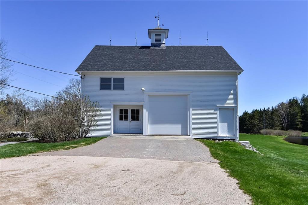 191 Bay Road Brooklin, ME 04616 - Photo 29 of 35 Driveway entrance to barn.