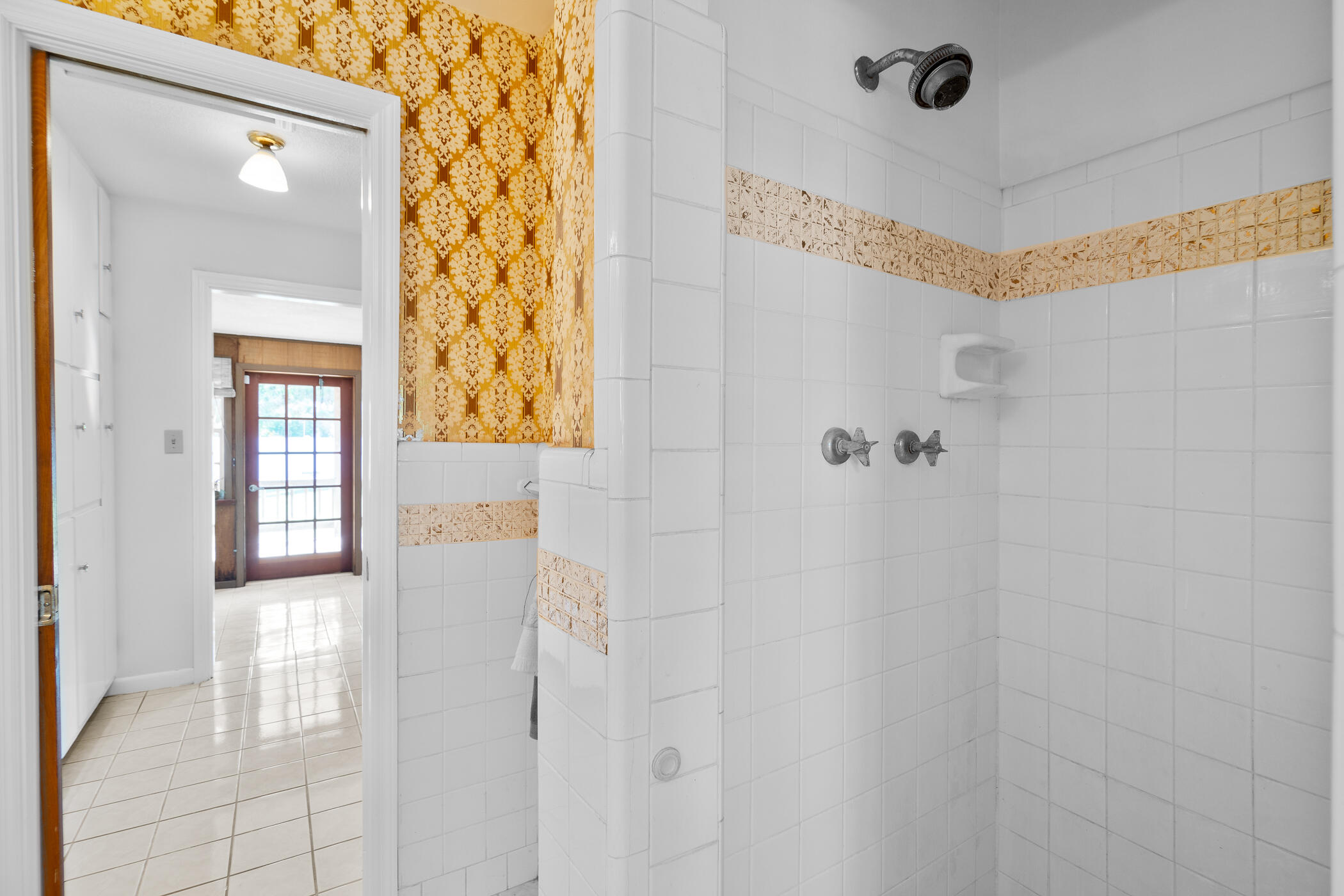 480 Plantation Road Merritt Island, FL 32952 - Photo 14 of 48 480 Plantation Master Shower