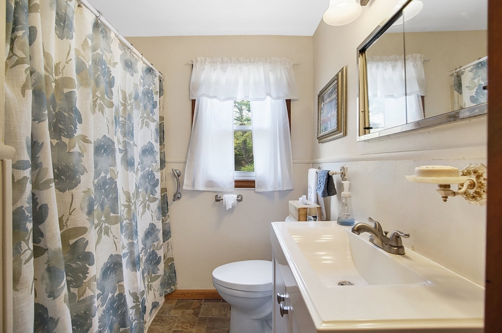 714 Holyoke Road Westfield, MA 01085 - Photo 11 of 19 Gallery Image 11