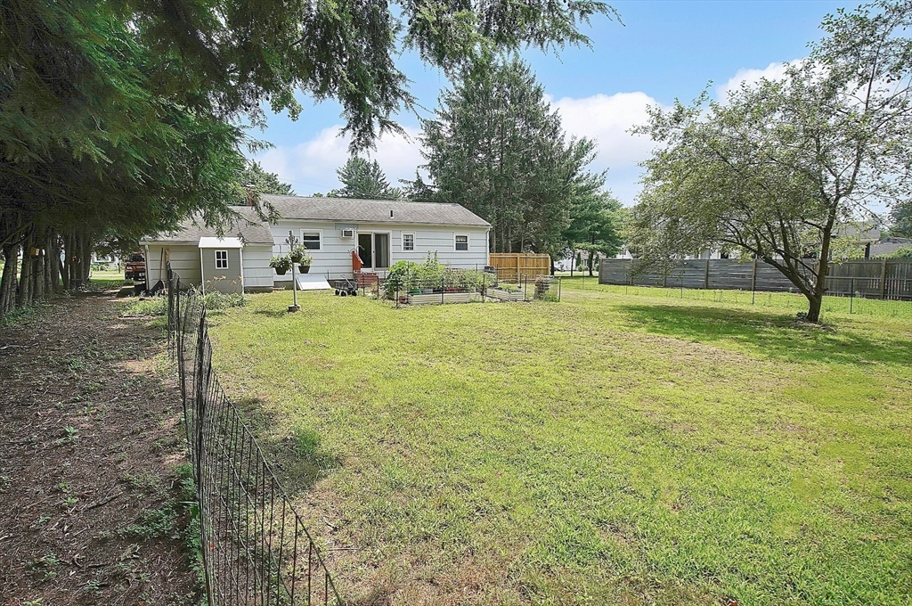 714 Holyoke Road Westfield, MA 01085 - Photo 16 of 19 Gallery Image 16