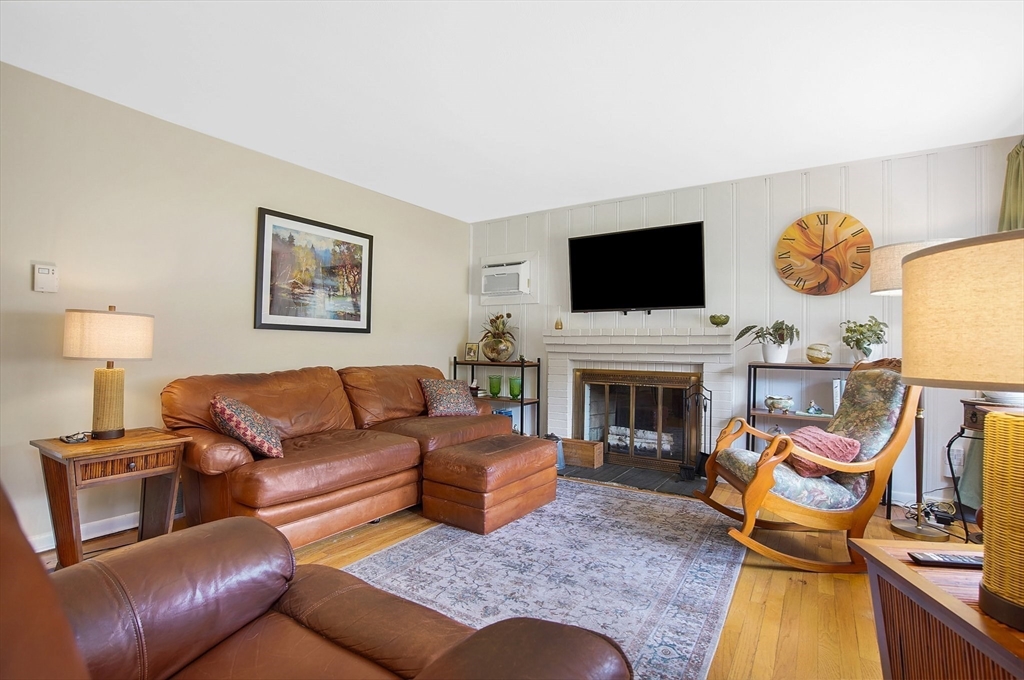 714 Holyoke Road Westfield, MA 01085 - Photo 9 of 19 Gallery Image 9
