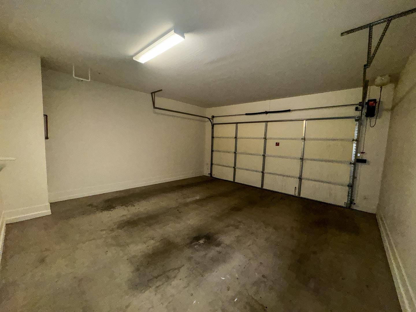 6565 East Thomas Road, Unit 1046 Scottsdale, AZ 85251 - Photo 16 of 16 a view of a garage