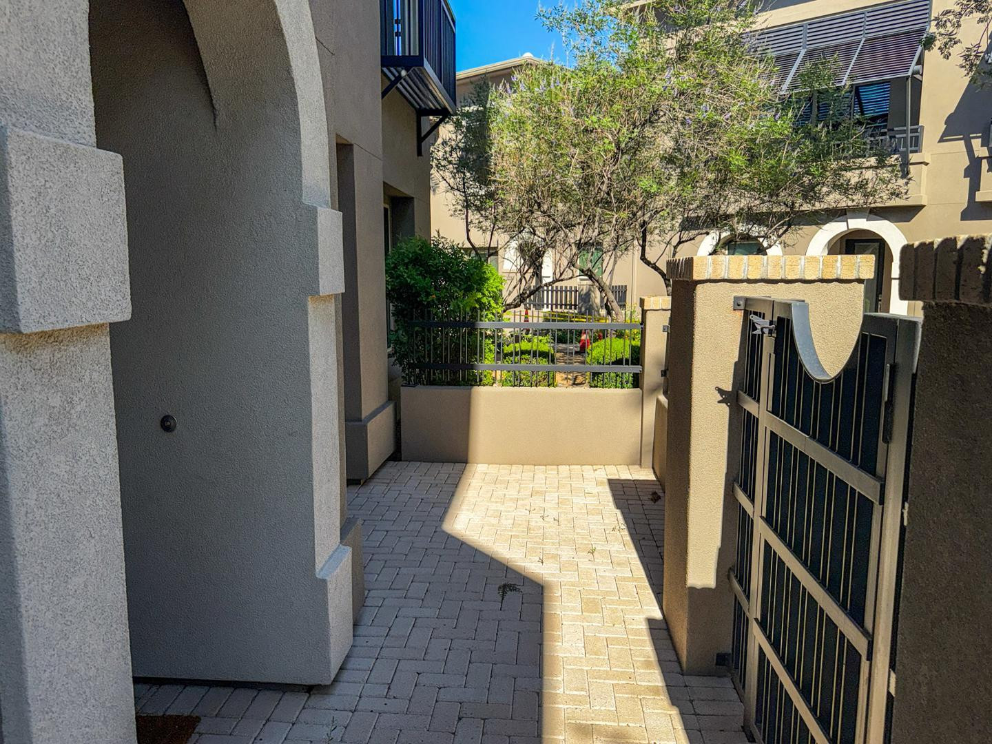 6565 East Thomas Road, Unit 1046 Scottsdale, AZ 85251 - Photo 4 of 16 a view of entryway