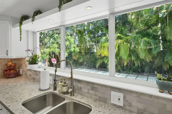 $8,000 | 2311 Southwest 9th Avenue, Miami, FL 33129