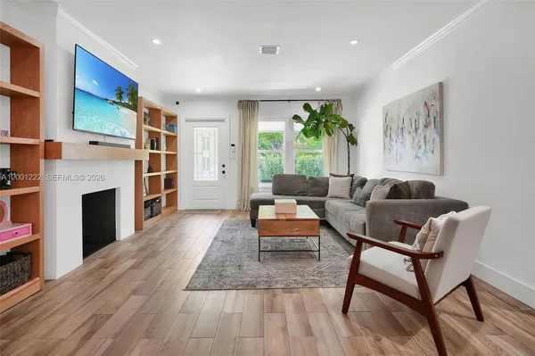 $8,000 | 2311 Southwest 9th Avenue, Miami, FL 33129