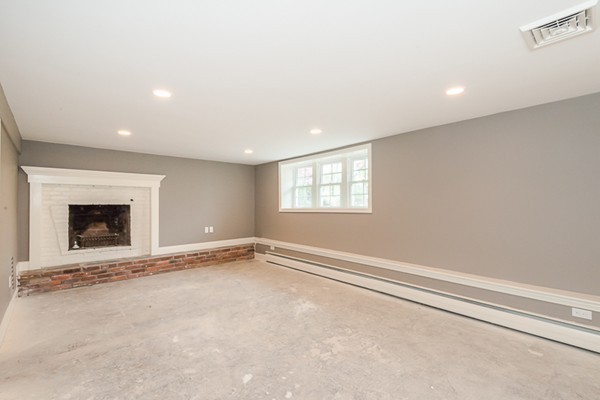 16 Mayflower Road Winchester, MA 01890 - Photo 18 of 23 an empty room with windows