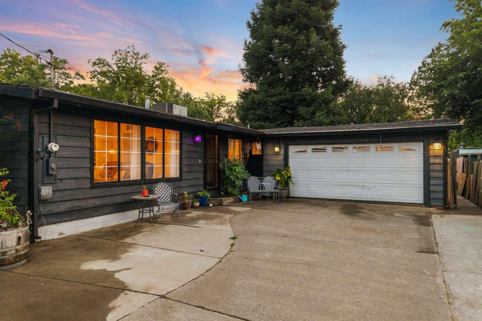 4562 East Bonnyview Road Redding, CA 96001 - Photo 4 of 29 Taylor.4