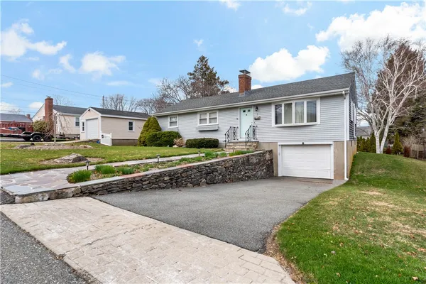 $4,000 | 3 Paul Avenue, Middletown, RI 02842