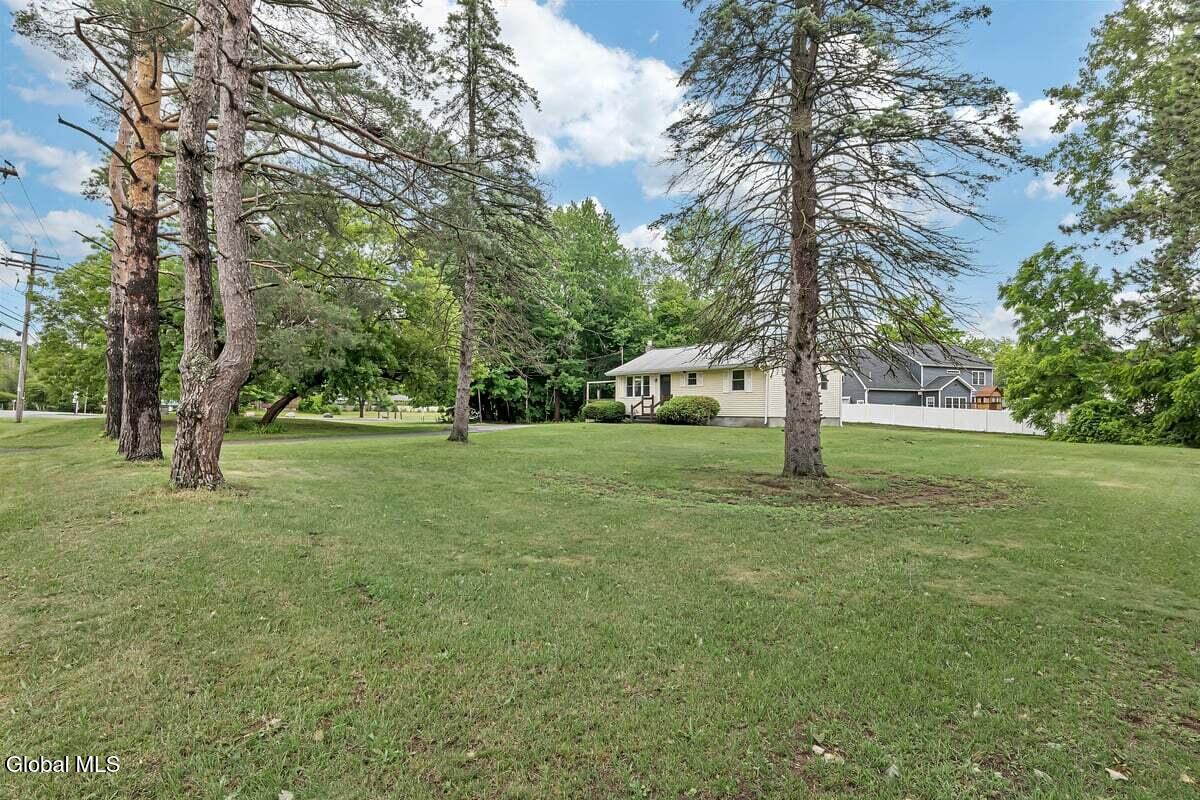126 Guideboard Road Halfmoon, NY 12188 - Photo 29 of 36 P2011575
