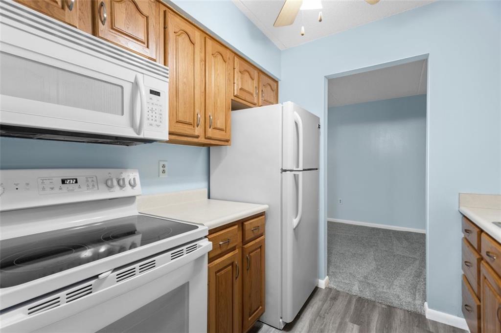 2160 Greentree Road, Unit 201W Pittsburgh, PA 15220 - Photo 12 of 25 Gallery Image 12