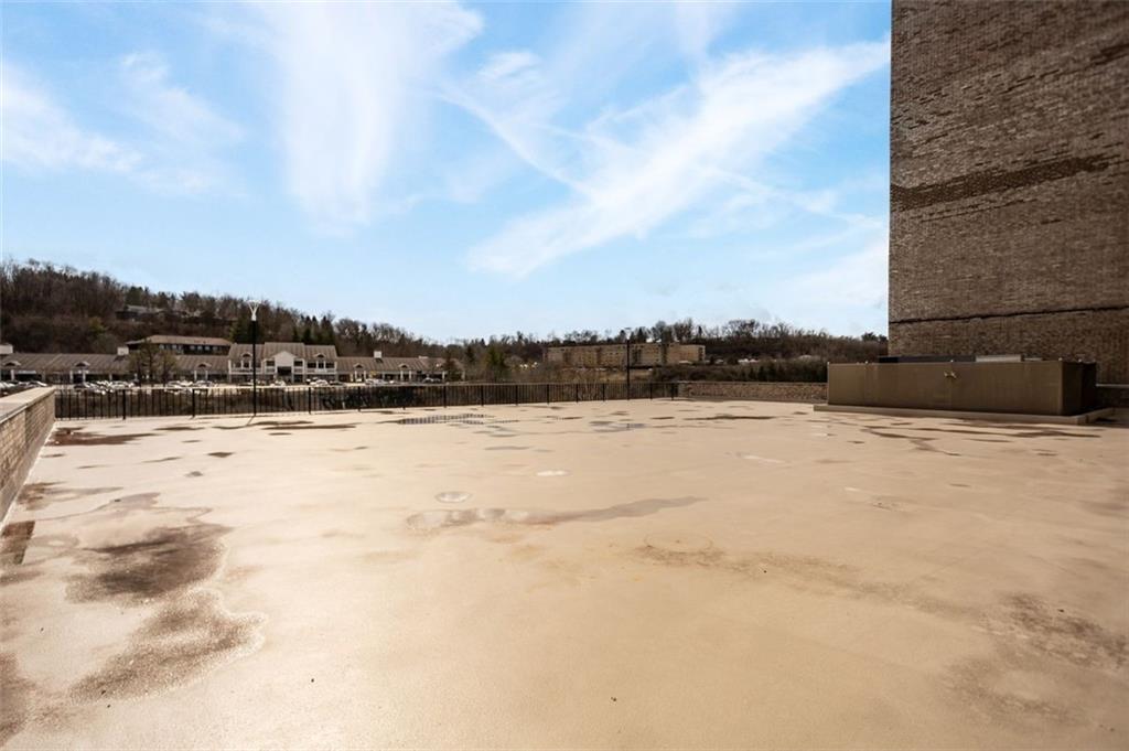 2160 Greentree Road, Unit 201W Pittsburgh, PA 15220 - Photo 23 of 25 Gallery Image 23