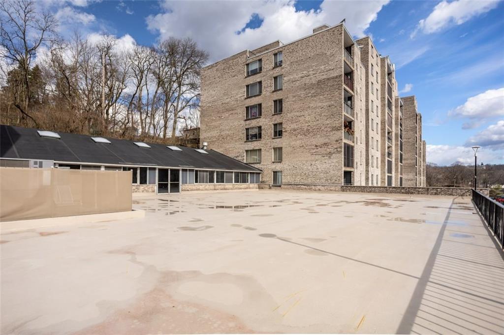 2160 Greentree Road, Unit 201W Pittsburgh, PA 15220 - Photo 24 of 25 Gallery Image 24