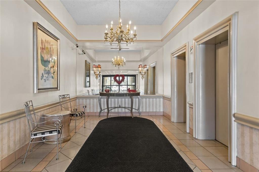 2160 Greentree Road, Unit 201W Pittsburgh, PA 15220 - Photo 3 of 25 Gallery Image 3
