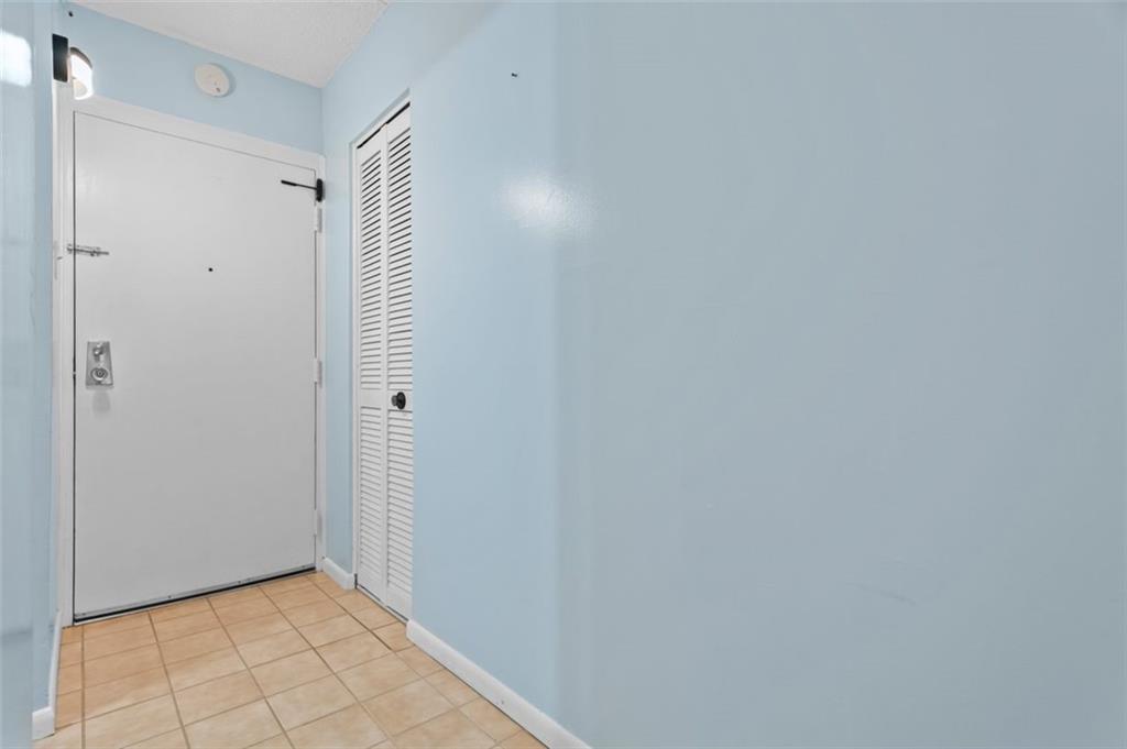 2160 Greentree Road, Unit 201W Pittsburgh, PA 15220 - Photo 5 of 25 Gallery Image 5