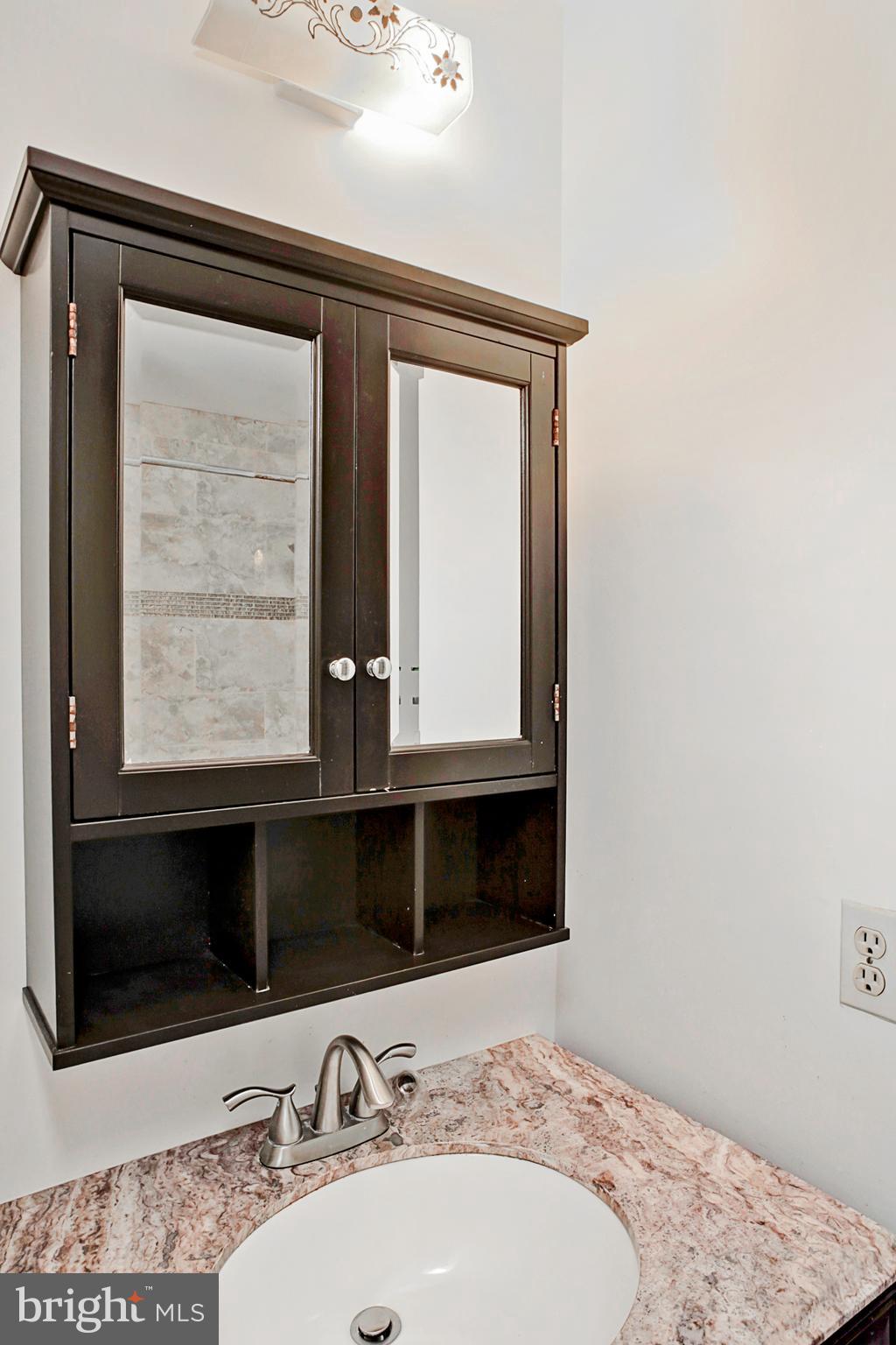 9131 Rockefeller Lane Springfield, VA 22153 - Photo 19 of 45 Upper Full Bath