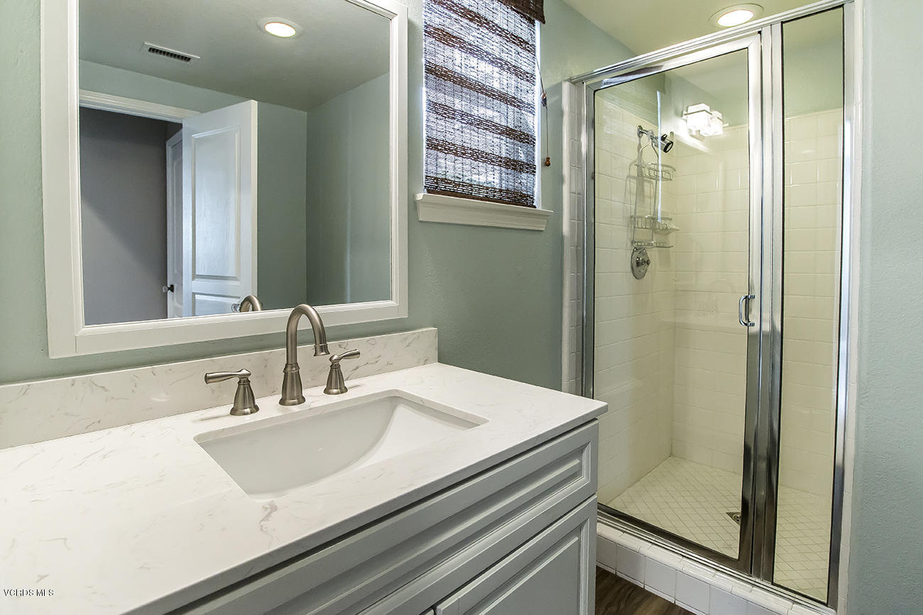 125 Brooks Road Simi Valley, CA 93065 - Photo 15 of 52 15Guest Bath