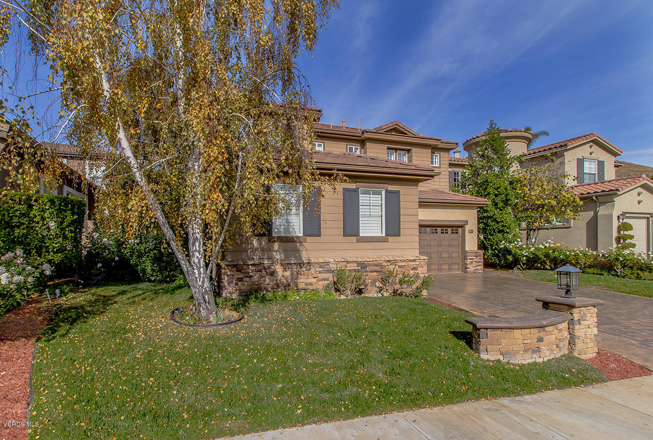 125 Brooks Road Simi Valley, CA 93065 - Photo 3 of 52 03Front