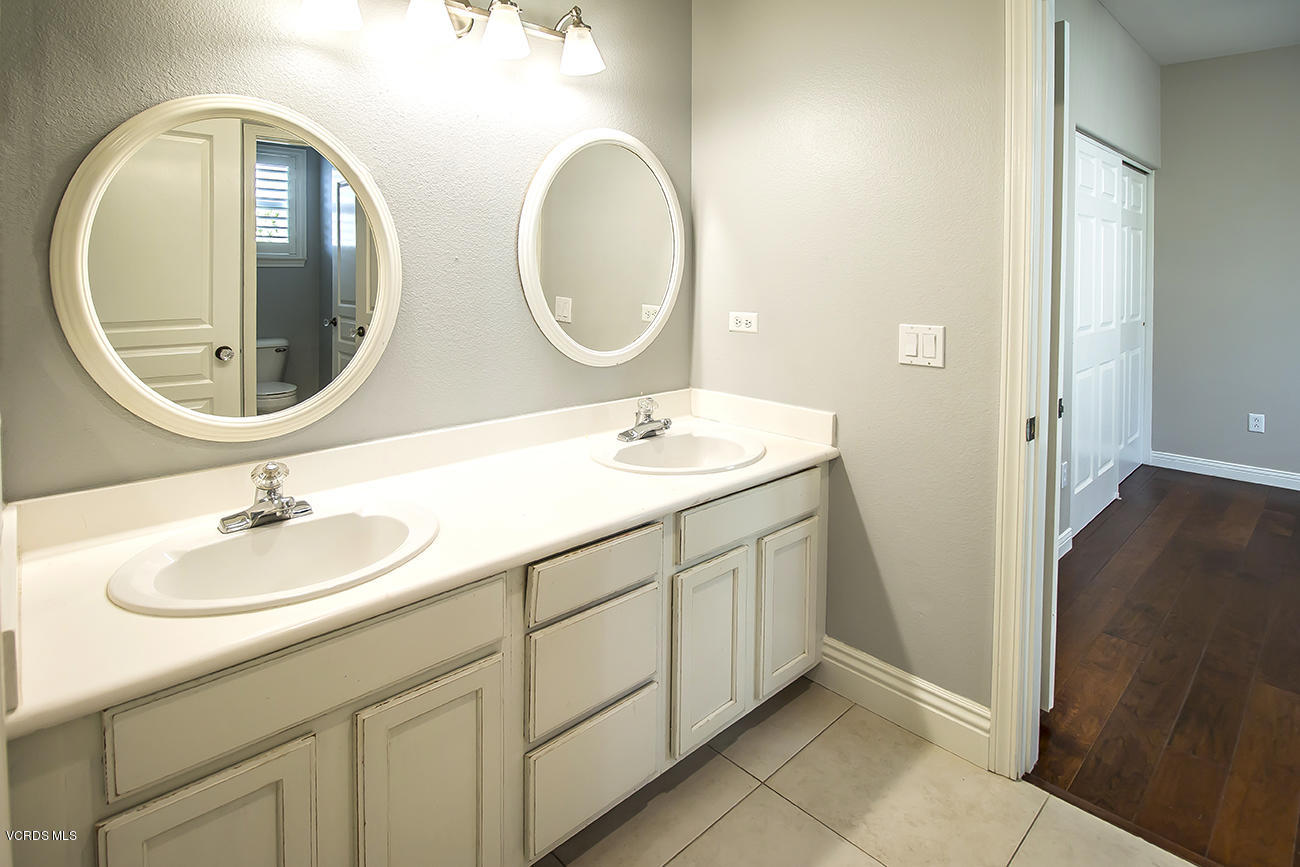125 Brooks Road Simi Valley, CA 93065 - Photo 32 of 52 32Jack n Jill Bath