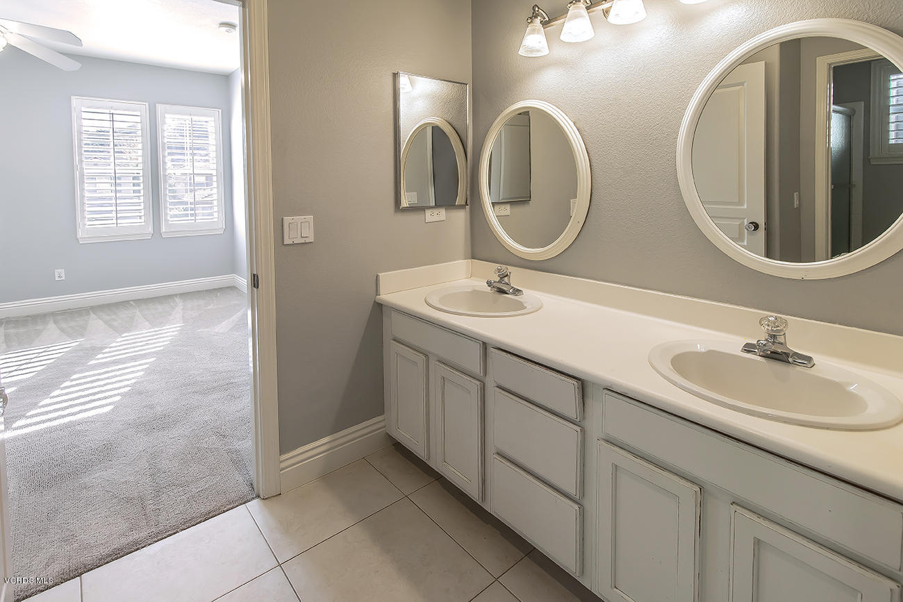 125 Brooks Road Simi Valley, CA 93065 - Photo 33 of 52 33Jack n Jill Bath