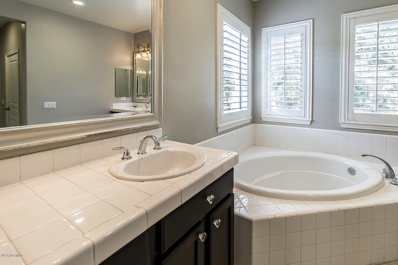 125 Brooks Road Simi Valley, CA 93065 - Photo 42 of 52 42Master Bath
