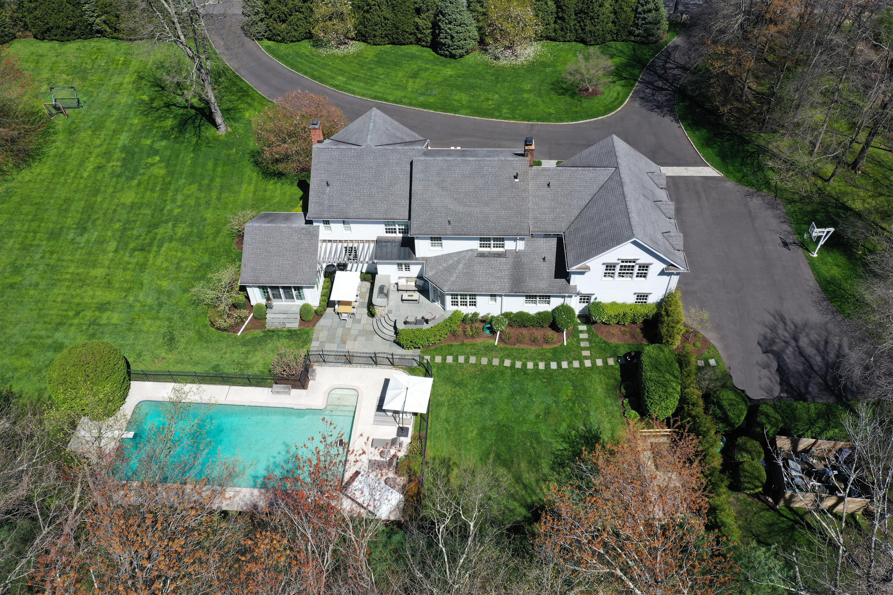 110 Stephen Mather Road Darien, CT 06820 - Photo 38 of 41 an aerial view of a house with a garden