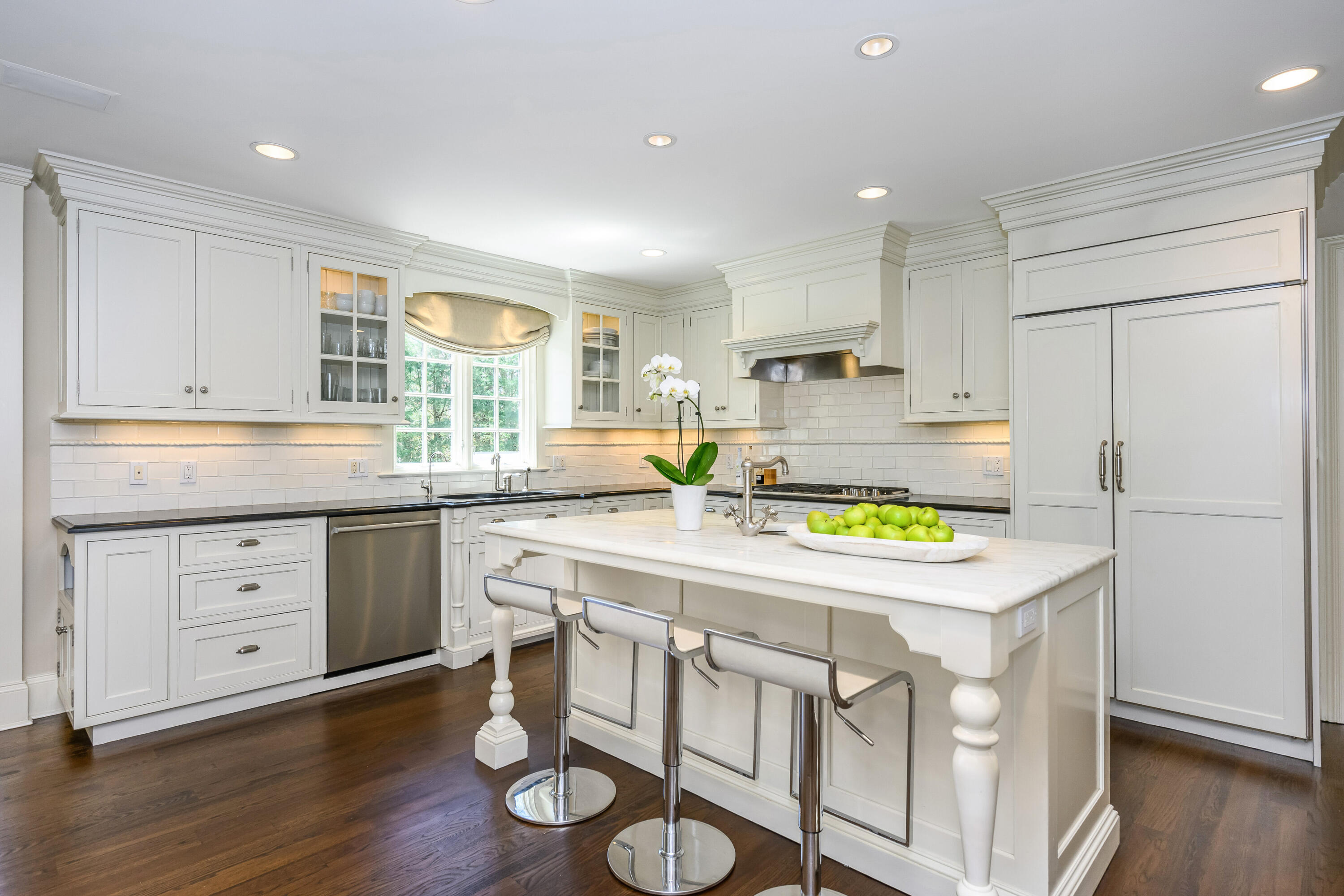 110 Stephen Mather Road Darien, CT 06820 - Photo 4 of 41 a kitchen with lot of counter space and wooden floor