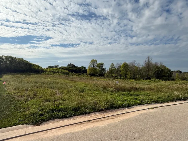 $139,800 | 3201 Sandy Ridge Drive, Two Rivers, WI 54241