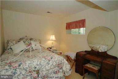 1655 Cedar Hollow Way Reston, VA 20194 - Photo 18 of 29 Bedroom