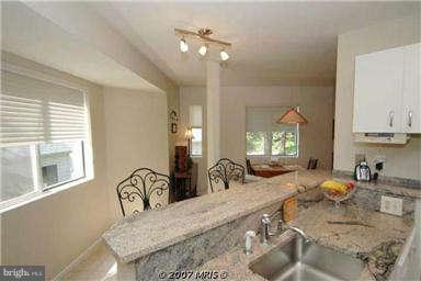 1655 Cedar Hollow Way Reston, VA 20194 - Photo 6 of 29 Kitchen