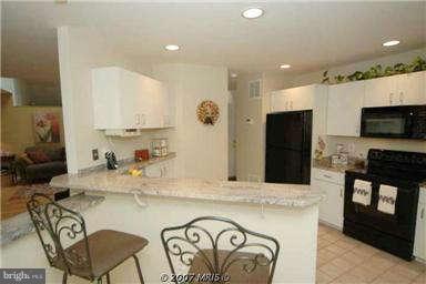 1655 Cedar Hollow Way Reston, VA 20194 - Photo 7 of 29 Kitchen