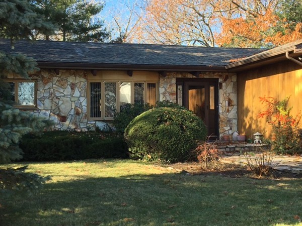 146 Burroughs Road Braintree, MA 02184 - Photo 3 of 21