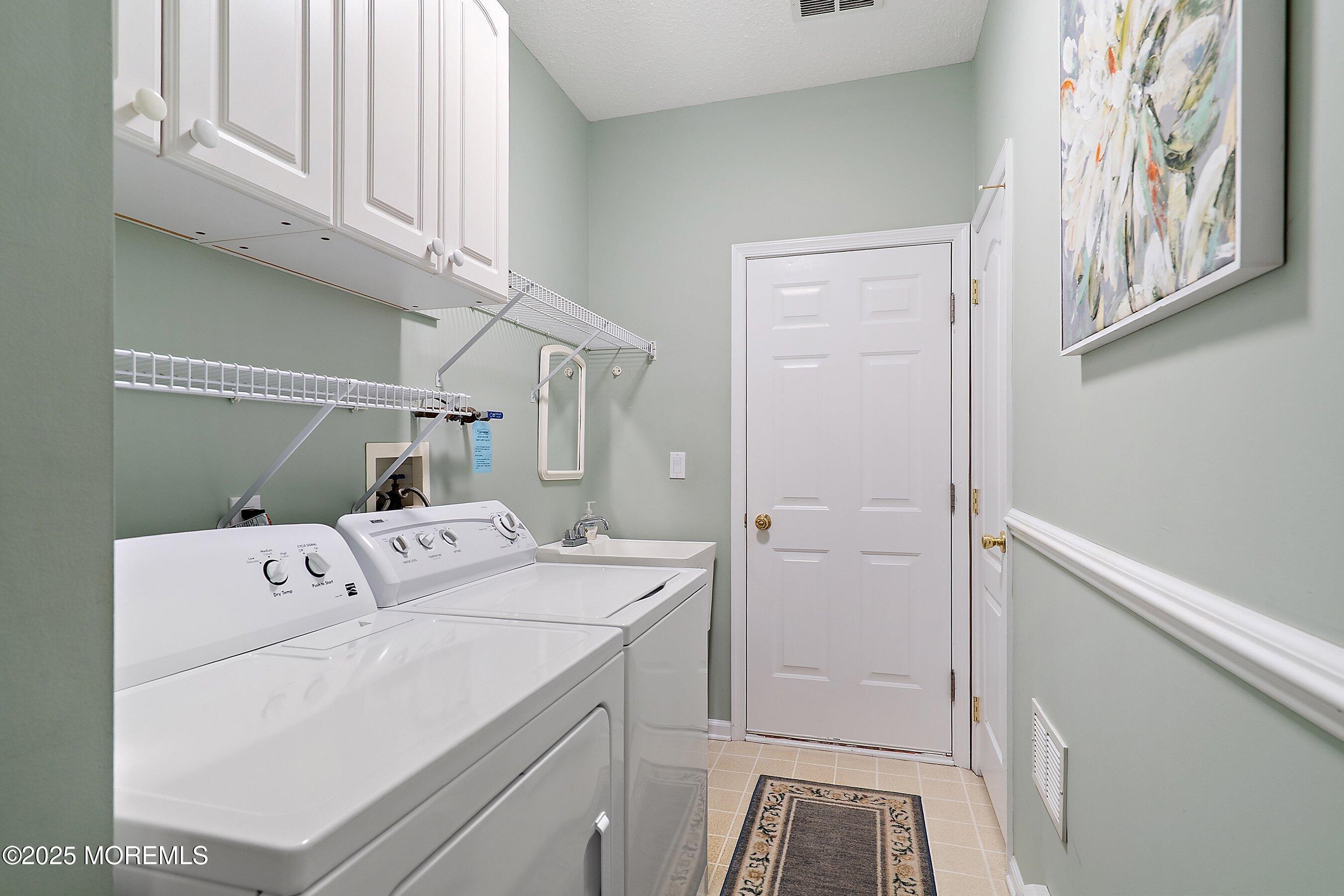 2552 Collier Road Manasquan, NJ 08736 - Photo 29 of 52 33-Laundry