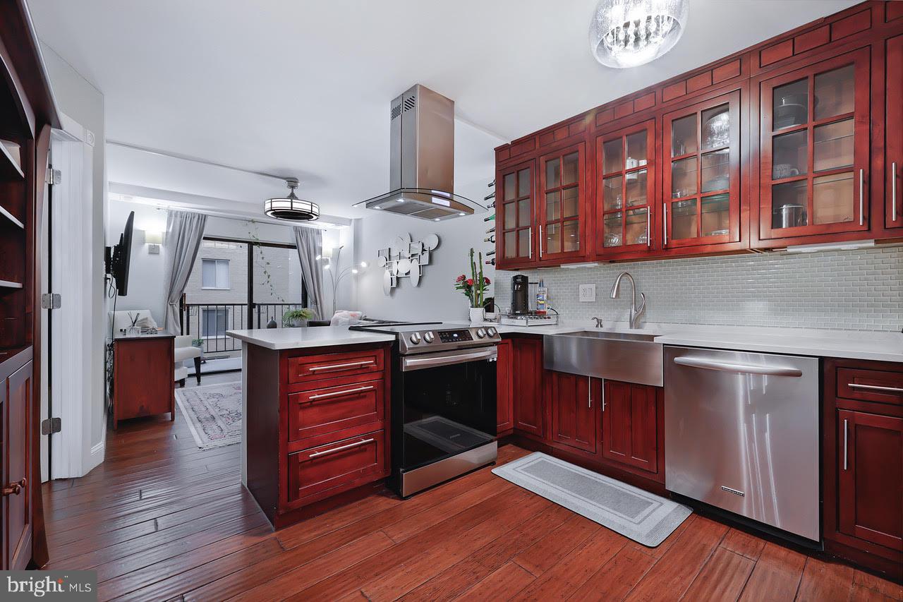 1718 P Street Northwest, Unit 617 Washington, DC 20036 - Photo 5 of 17