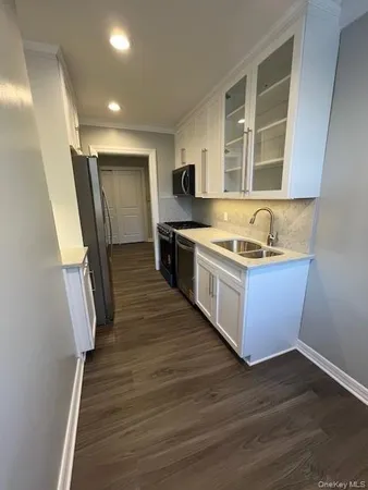 $459,000 | 257 Cedarhurst Avenue, Unit A10, Cedarhurst, NY 11516