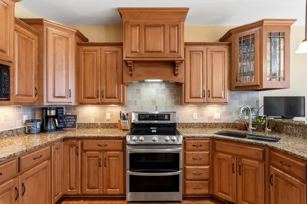 $689,900 | 631 Cedar Avenue, Cedar Grove, WI 53013