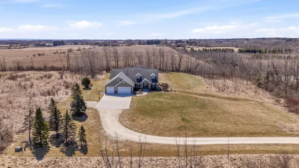 $689,900 | 631 Cedar Avenue, Cedar Grove, WI 53013