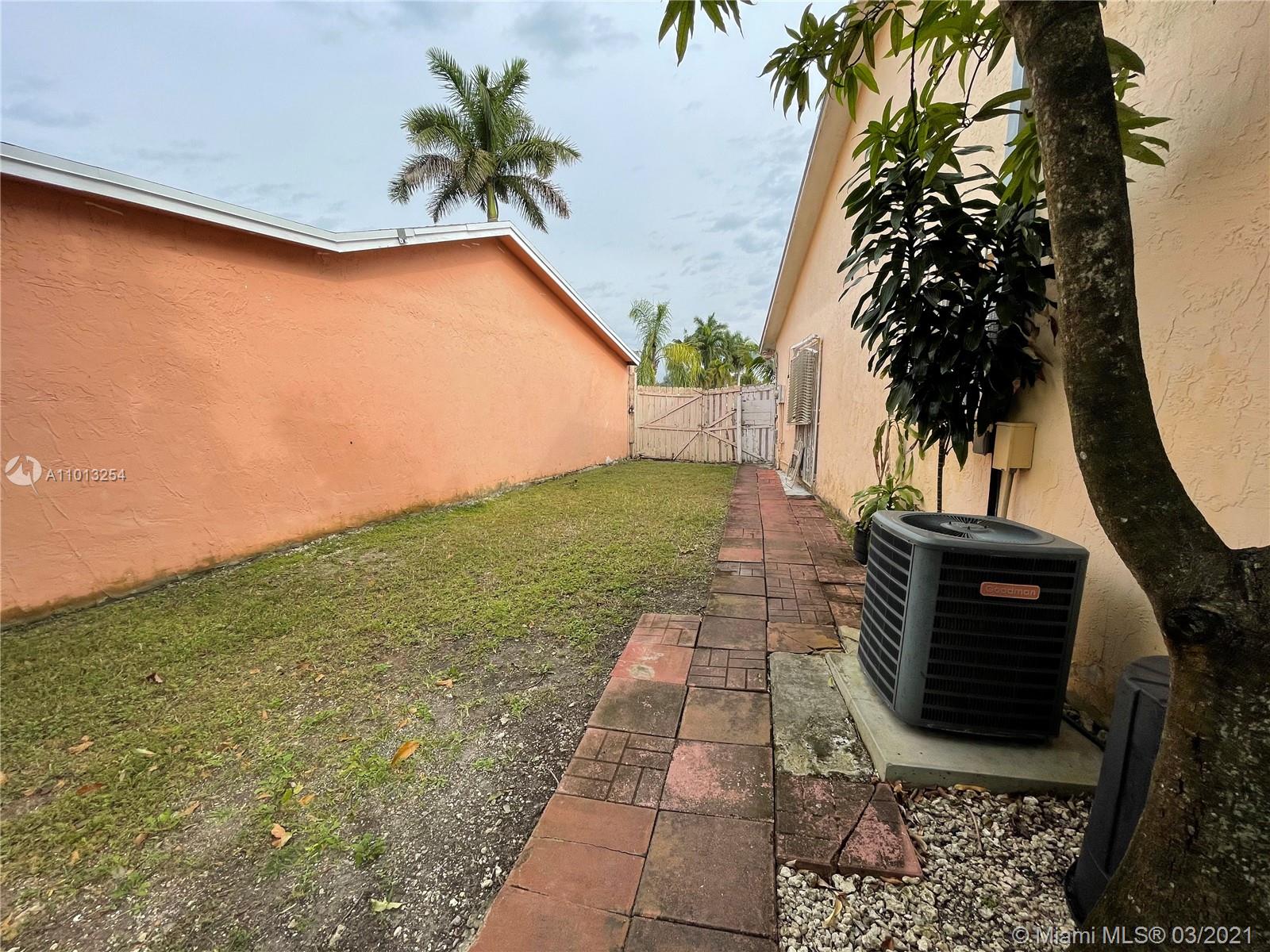 16250 Southwest 305th Street Homestead, FL 33033 - Photo 8 of 10